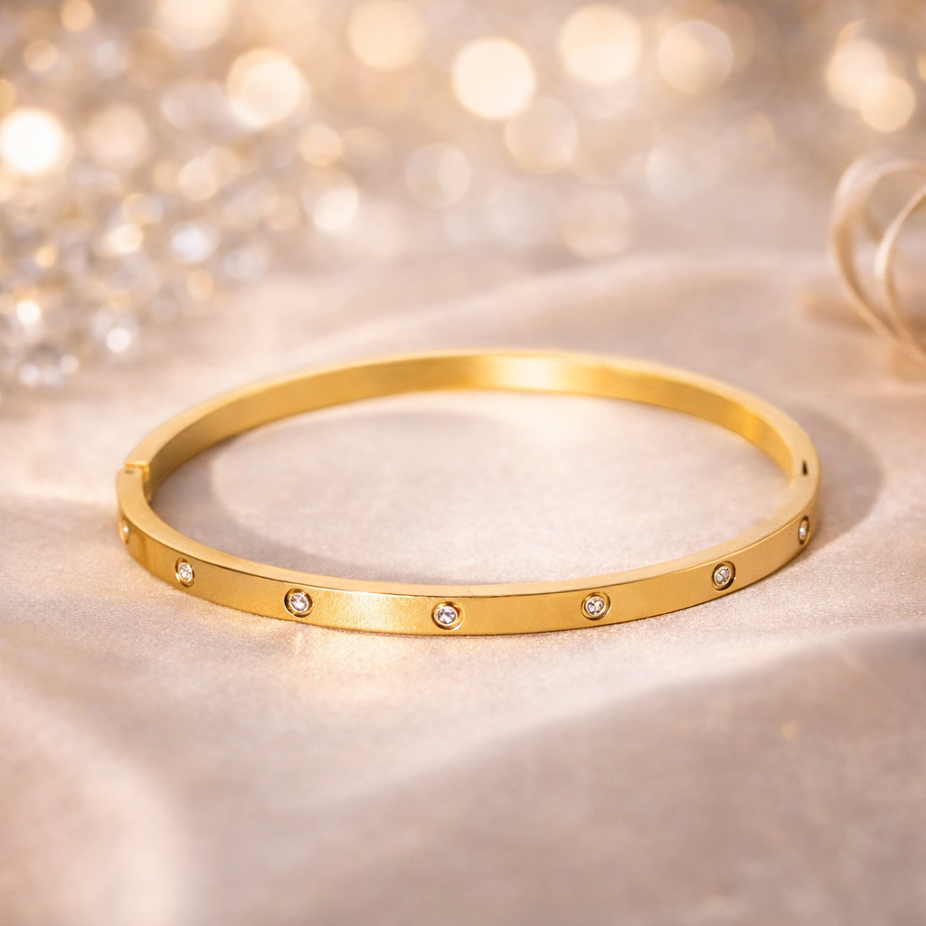 ✨ 18K Gold Plated Stainless Steel Bangle 💎