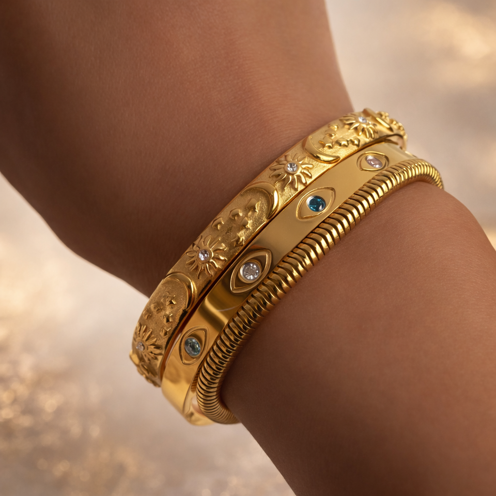 ✨ Gold Evil Eye Bangle Bracelet – Elegant Protective Charm 💛