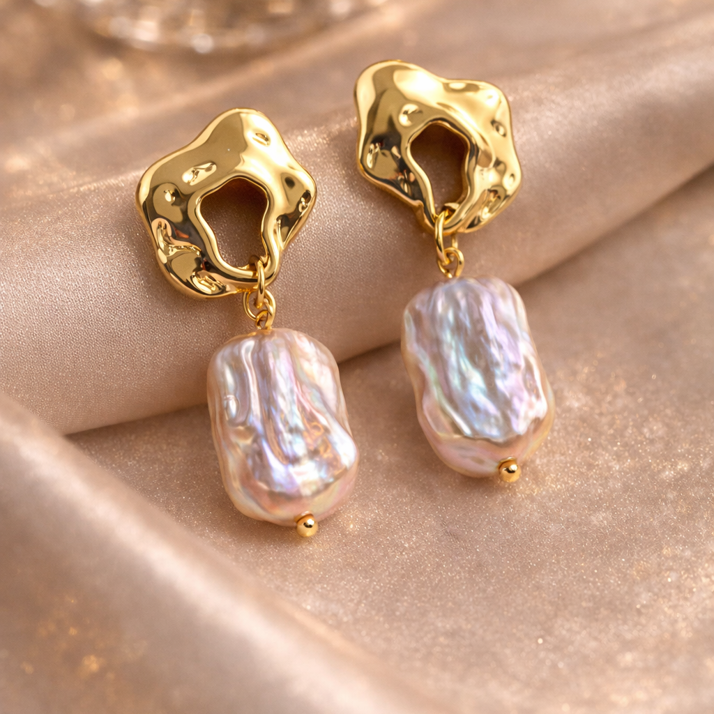 ✨ Baroque Pearl Drop Earrings – Sculpted Gold Statement 🤍