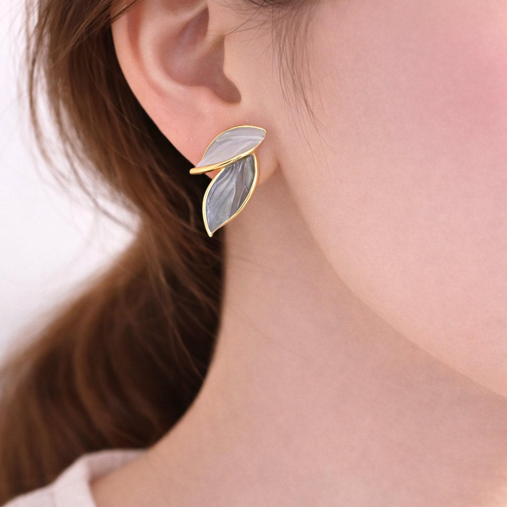 Golden Leaf Stud Earrings ✨B2F1