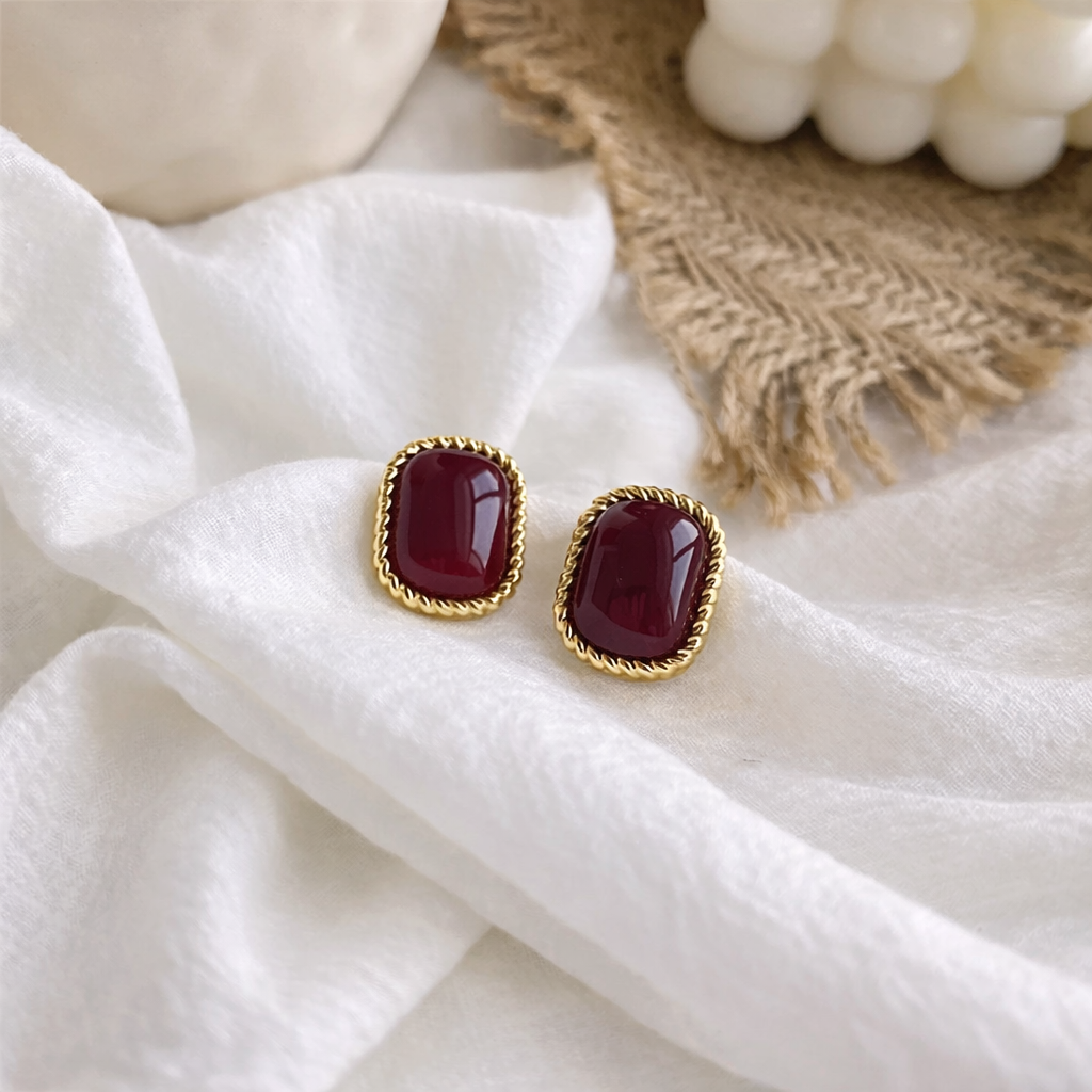✨ Vintage Garnet Rectangle Stud Earrings B2F1