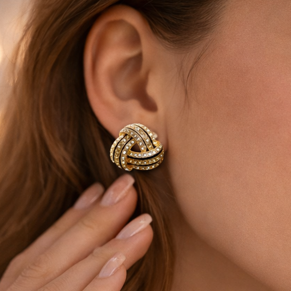 ✨ Luxe Diamond Knot Stud Earrings 💛B2F1