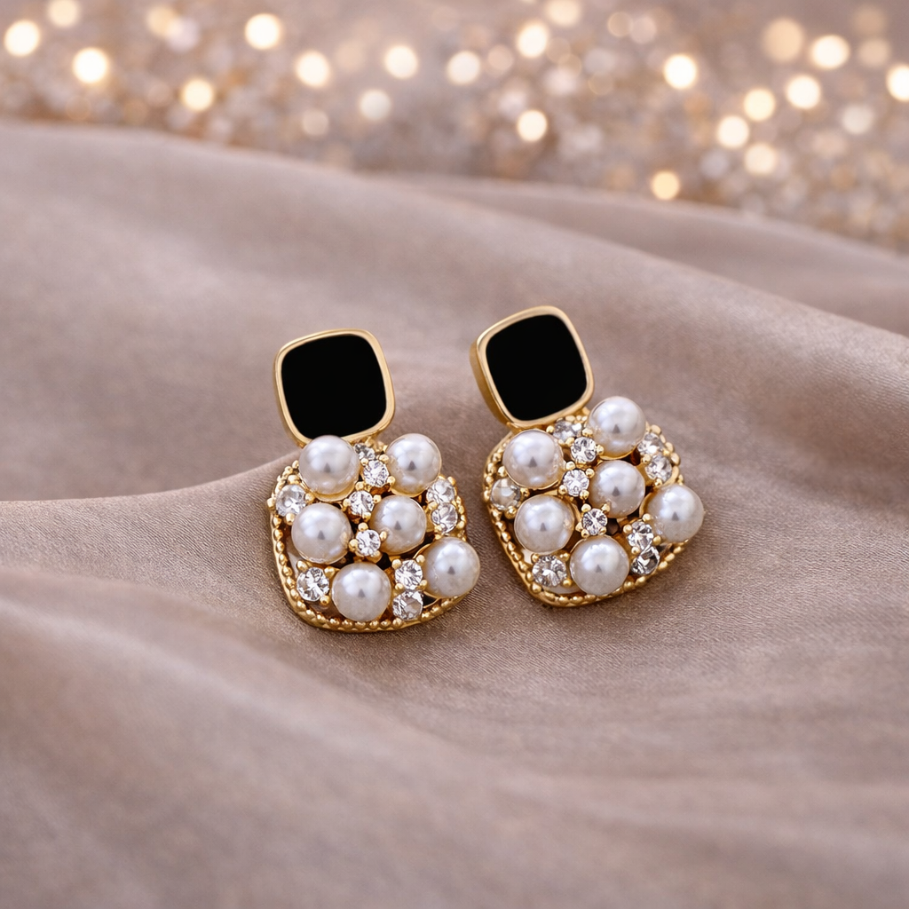 🖤 Petite Black & Pearl Cluster Stud Earrings ✨B2F1