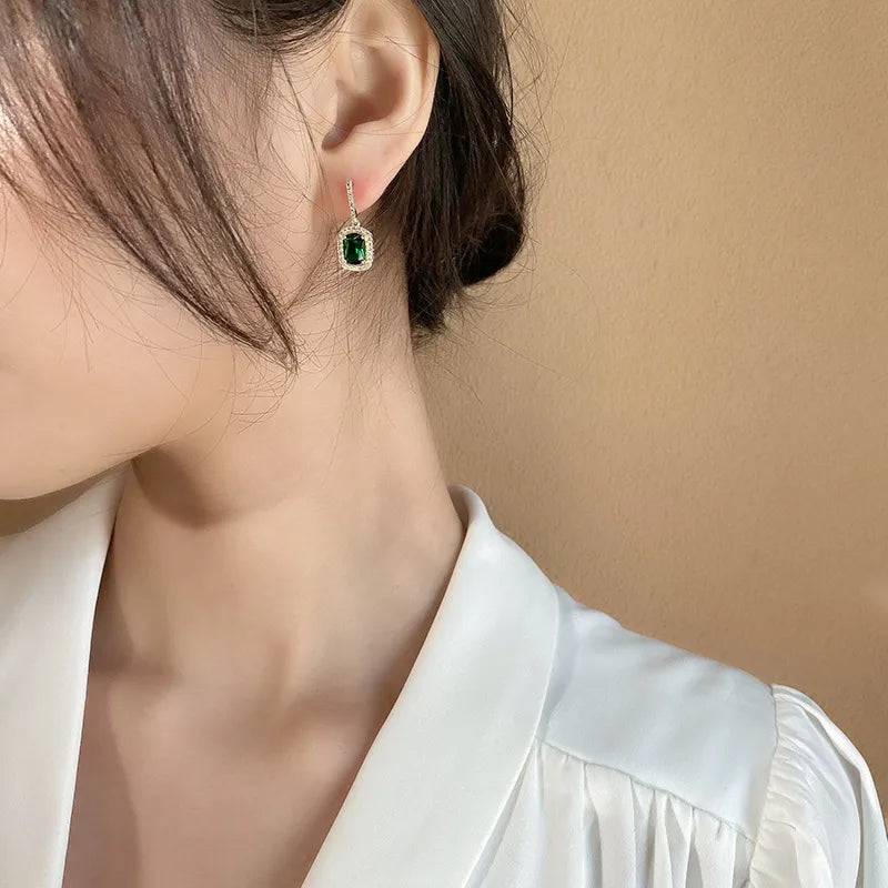 Luxury Emerald Drop Earrings 💎B2F1