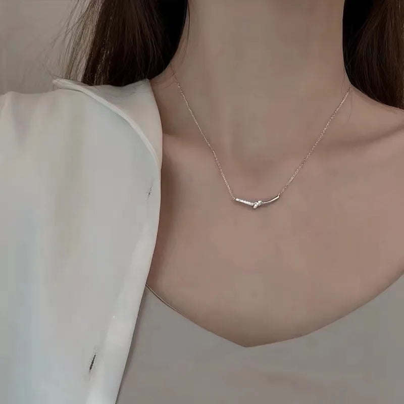 ✨ 925 Sterling Silver Knot Bar Necklace