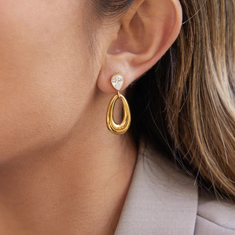 💧 18K Gold Plated Teardrop Earrings