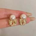 🎀 Pearl Bow Stud Earrings